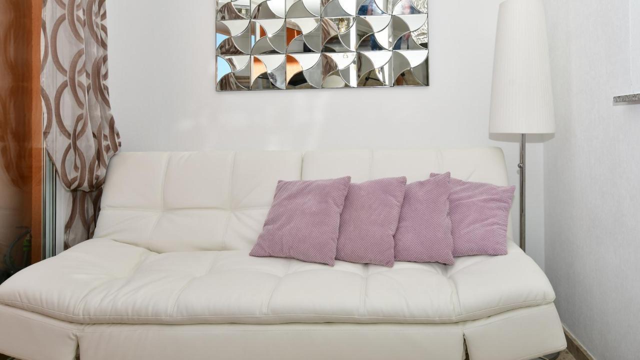 Apartamento Las Calitas II โอริอุเอลา ภายนอก รูปภาพ